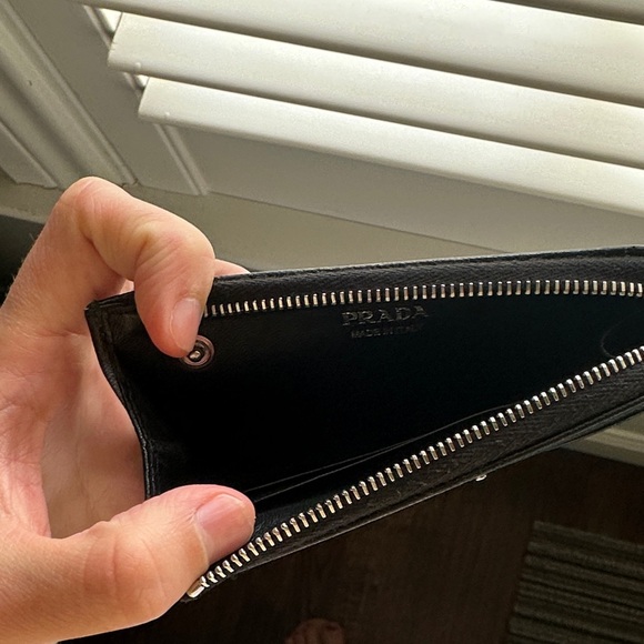 Prada Black Saffiano Zip Card Wallet with Triangle Logo - Picture 2 of 5